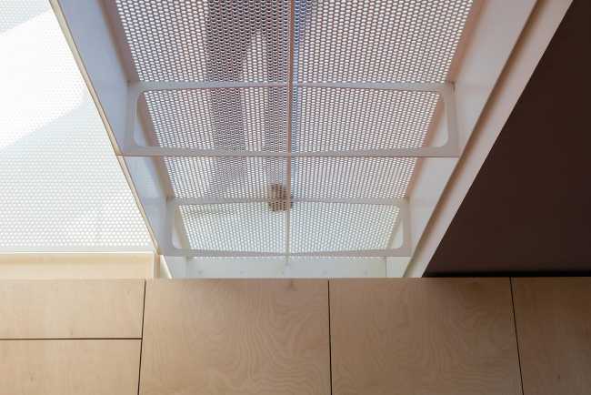 Altillo en metal perforado